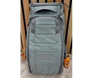 DB Hugger Backpack 30 L / Grå