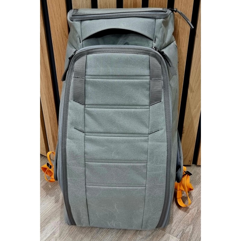 DB Hugger Backpack 30 L / Grå