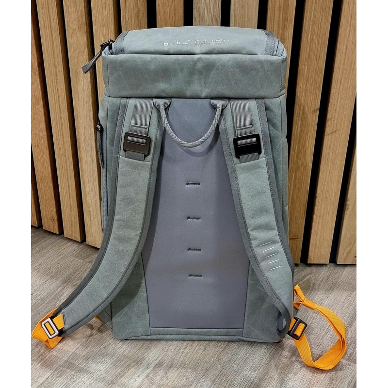 DB Hugger Backpack 30 L / Grå