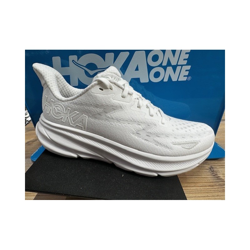 HOKA Clifton 9 dame Shifting Sand/Eggnog