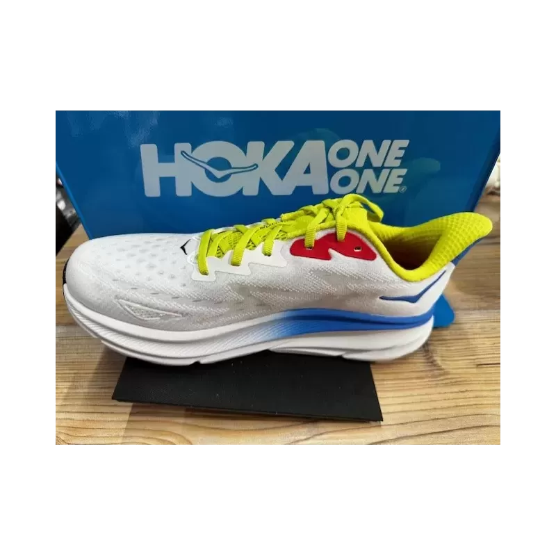 HOKA Clifton 9 dame Shifting Sand/Eggnog