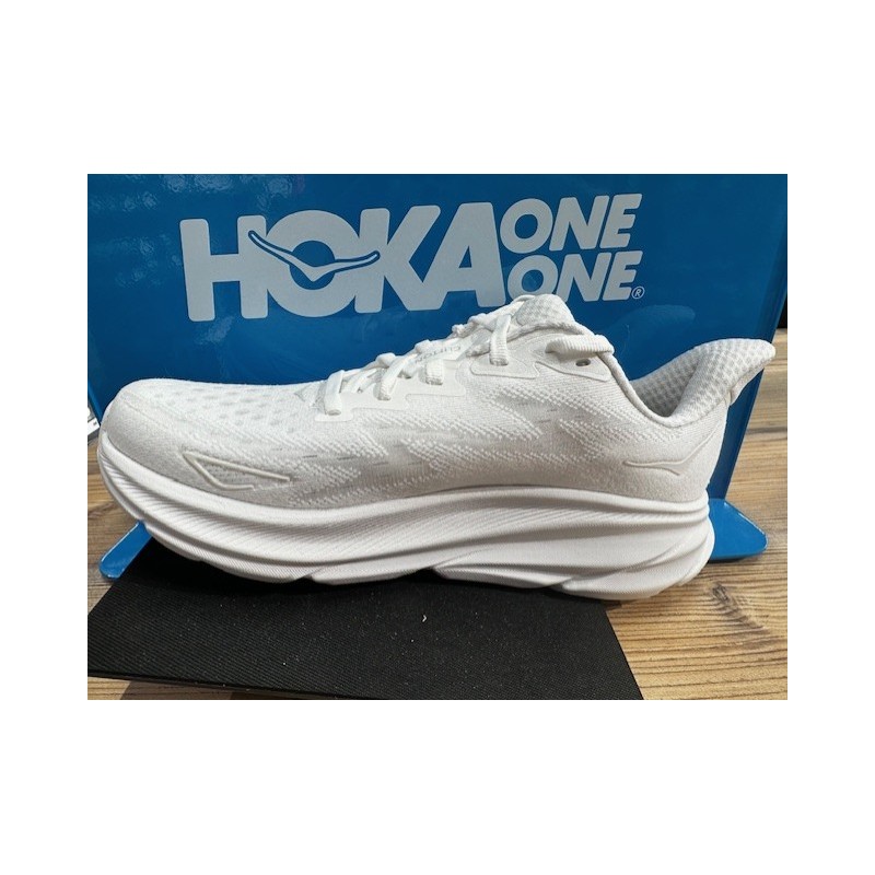 HOKA Clifton 9 dame Shifting Sand/Eggnog