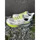 HOKA Clifton 9 dame Shifting Sand/Eggnog